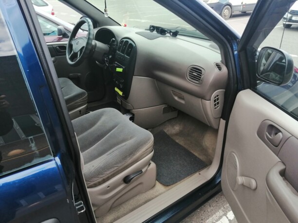 Dodge Caravan IV, 7 мест, 2001 г.