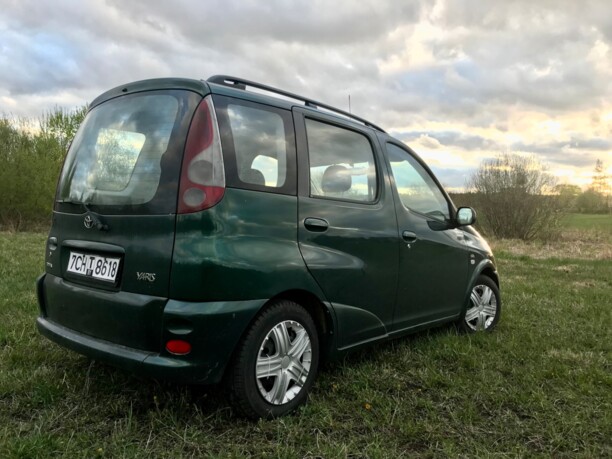 Toyota Yaris Verso, 2002 г.
