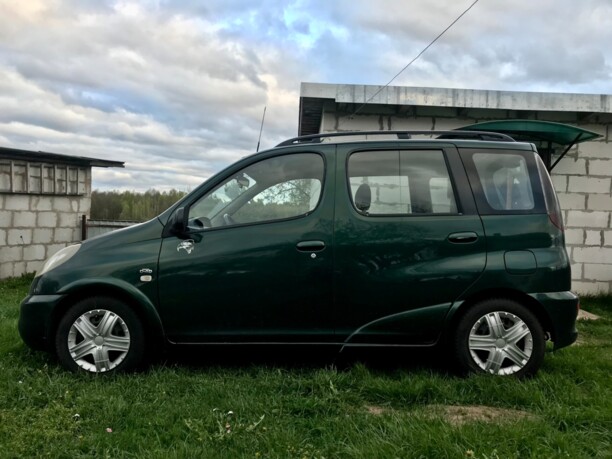 Toyota Yaris Verso, 2002 г.