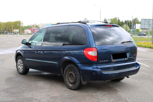 Chrysler Voyager IV, 7 мест, 2001 г.