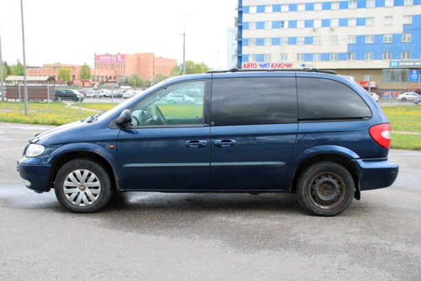 Chrysler Voyager IV, 7 мест, 2001 г.