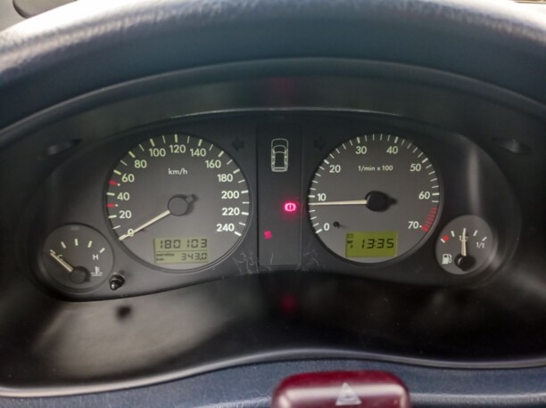 Volkswagen Sharan I, 7 мест, 2000 г.
