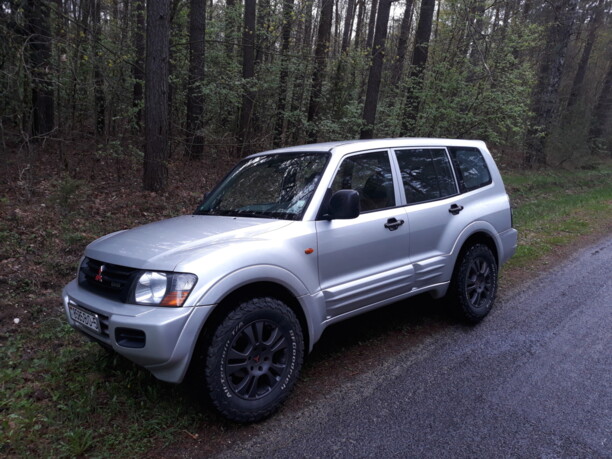 Mitsubishi Pajero III, 7 мест, 2000 г.