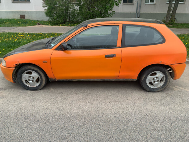 Mitsubishi Colt V, 1996 г.