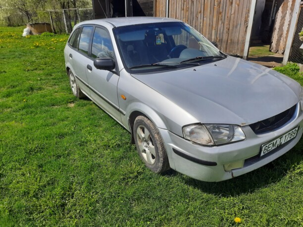 Mazda 323F, 1998 г.