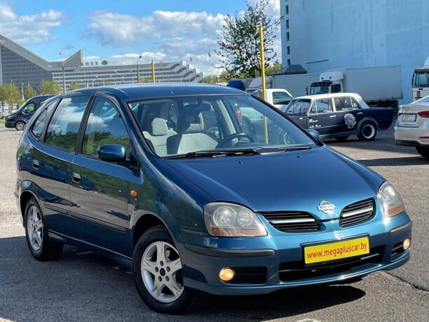 Nissan Almera Tino, 2001 г.