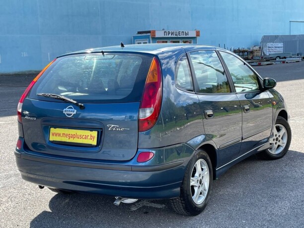 Nissan Almera Tino, 2001 г.