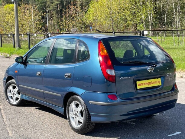 Nissan Almera Tino, 2001 г.