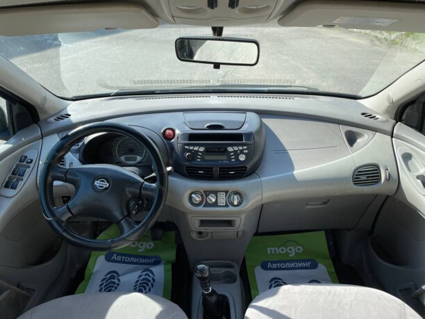 Nissan Almera Tino, 2001 г.