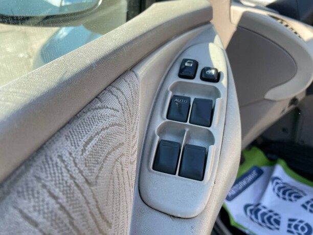 Nissan Almera Tino, 2001 г.