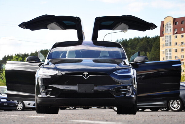 Tesla Model X, 6 мест, 2016 г.