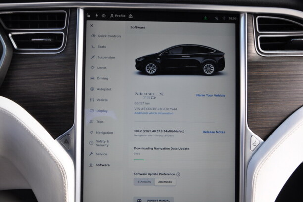 Tesla Model X, 6 мест, 2016 г.