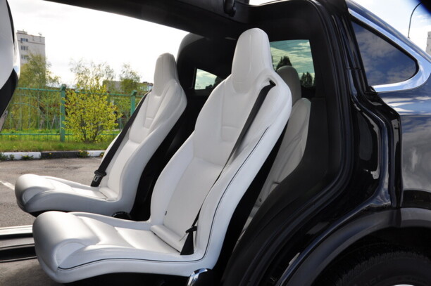 Tesla Model X, 6 мест, 2016 г.