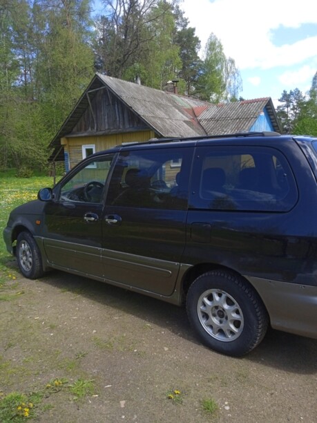 Kia Carnival I, 7 мест, 2001 г.