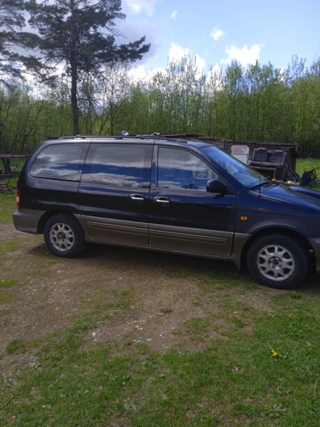 Kia Carnival I, 7 мест, 2001 г.