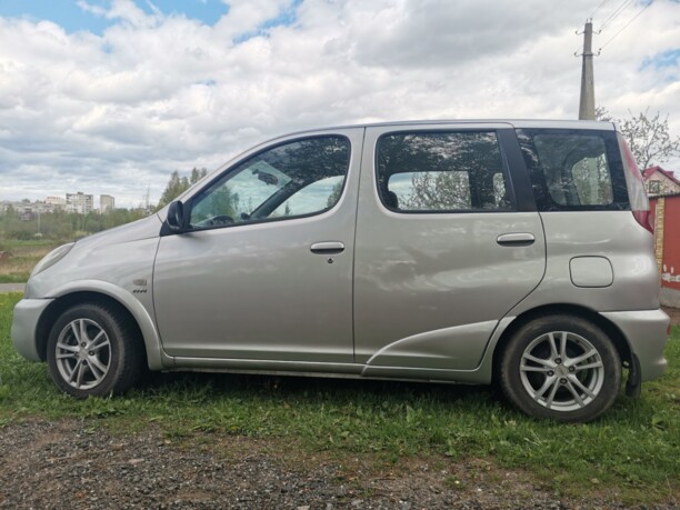 Toyota Yaris Verso, 2001 г.