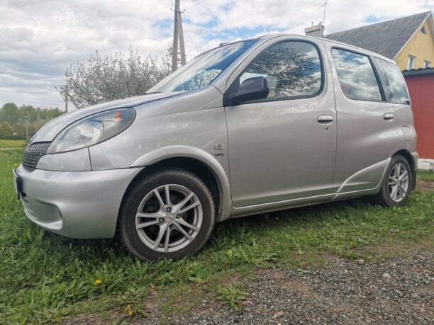 Toyota Yaris Verso, 2001 г.