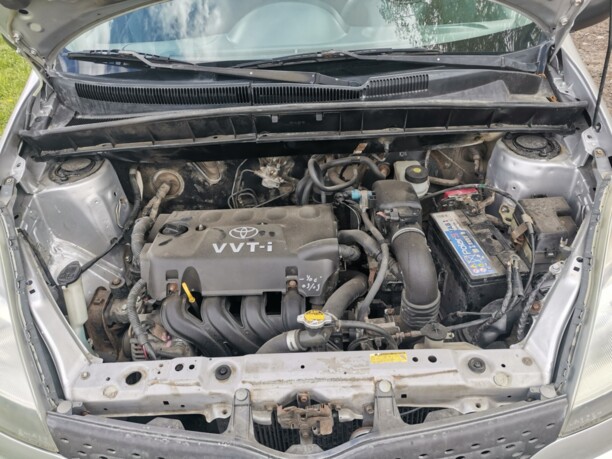Toyota Yaris Verso, 2001 г.