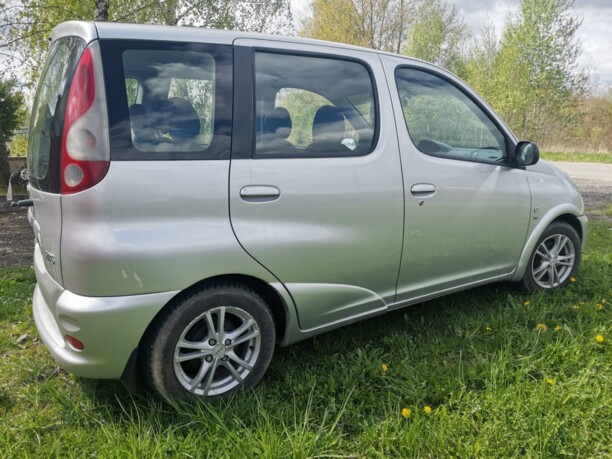 Toyota Yaris Verso, 2001 г.
