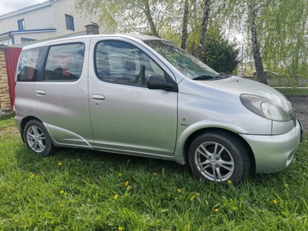 Toyota Yaris Verso, 2001 г.