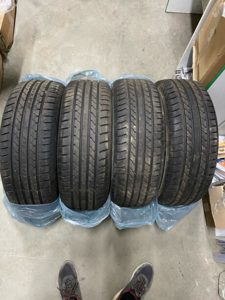 Легковые шины Maxtrek 215/55 R17 4 шт.