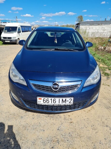 Opel Astra J, 2009 г.