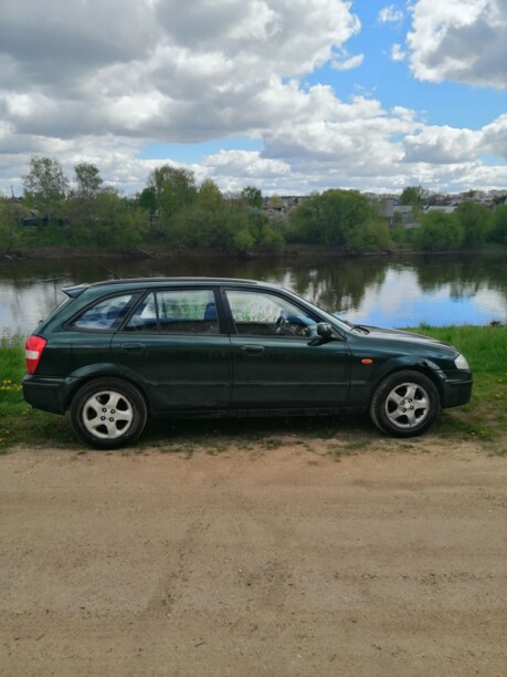 Mazda 323F, 1998 г.
