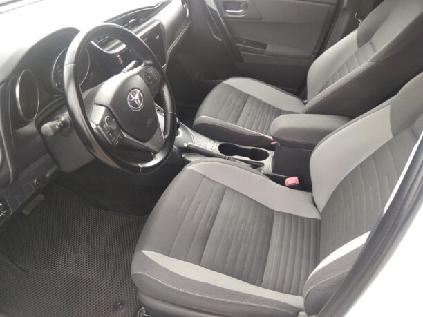 Toyota Auris II (E180) · Рестайлинг, 2016 г.