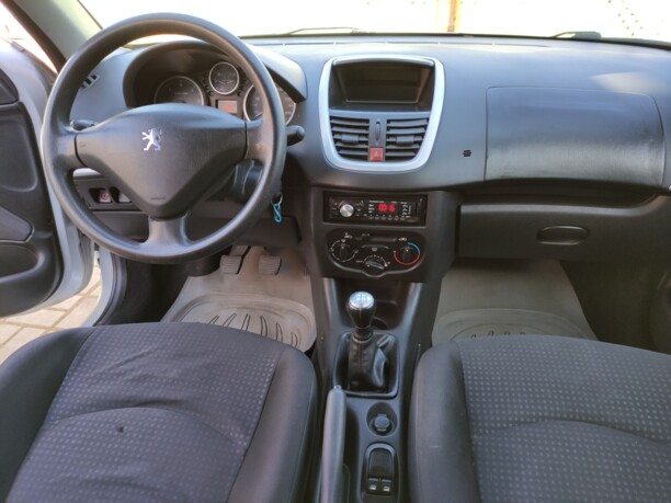 Peugeot 206 Plus, 2010 г.