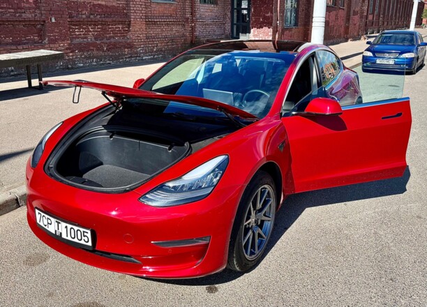 Tesla Model 3, 2020 г.