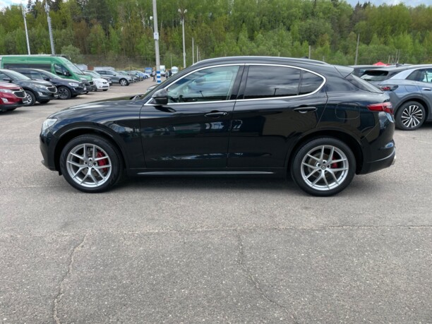 Alfa Romeo Stelvio, 2017 г.
