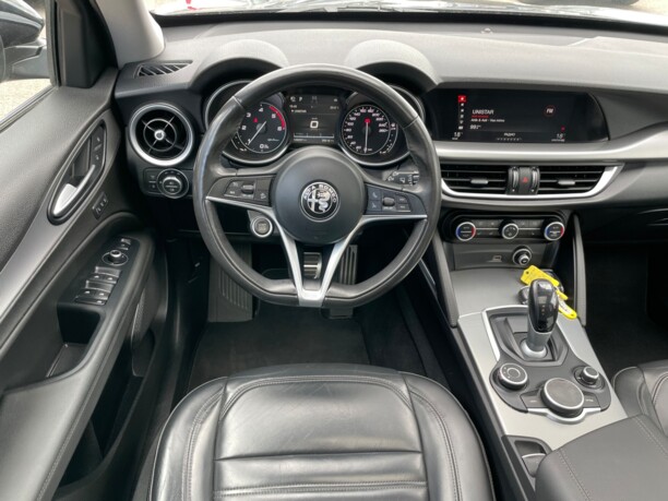 Alfa Romeo Stelvio, 2017 г.