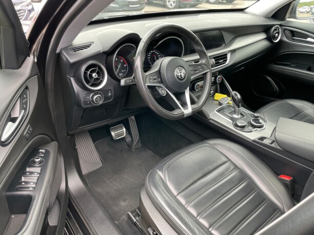 Alfa Romeo Stelvio, 2017 г.