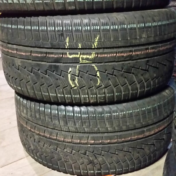 Легковые шины Hankook Winter i*Cept Evo 2 SUV 295/35 R21 4 шт.