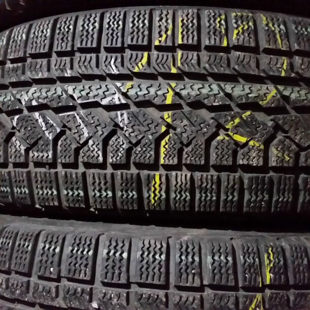 Легковые шины Kumho I'Zen RV 235/55 R17 2 шт.