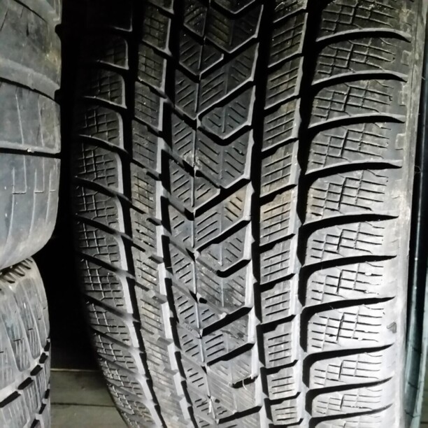 Легковые шины Pirelli Scorpion Winter 275/40 R22 1 шт.