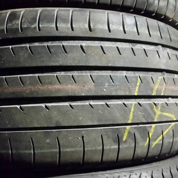 Легковые шины Yokohama 295/35 R21 4 шт.