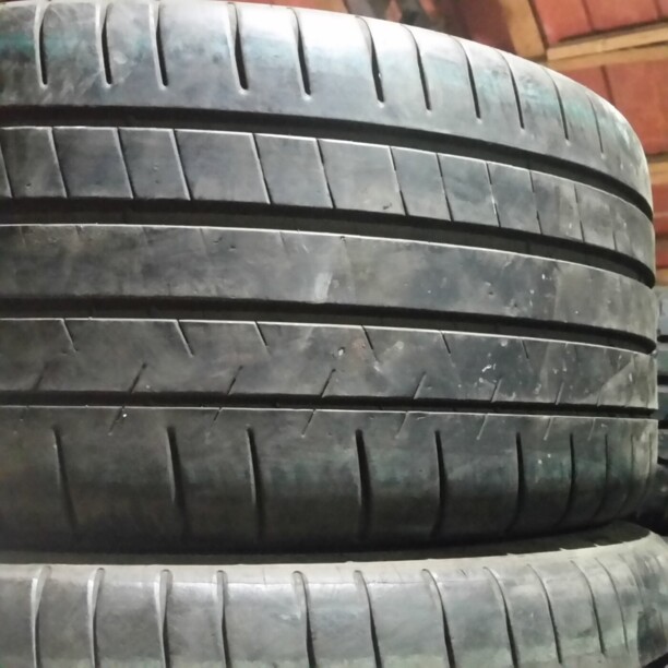 Легковые шины Michelin Pilot Super Sport 245/35 R18 2 шт.