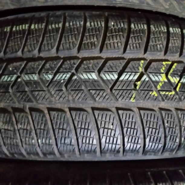 Легковые шины Pirelli Scorpion Winter Runflat 255/50 R19 2 шт.