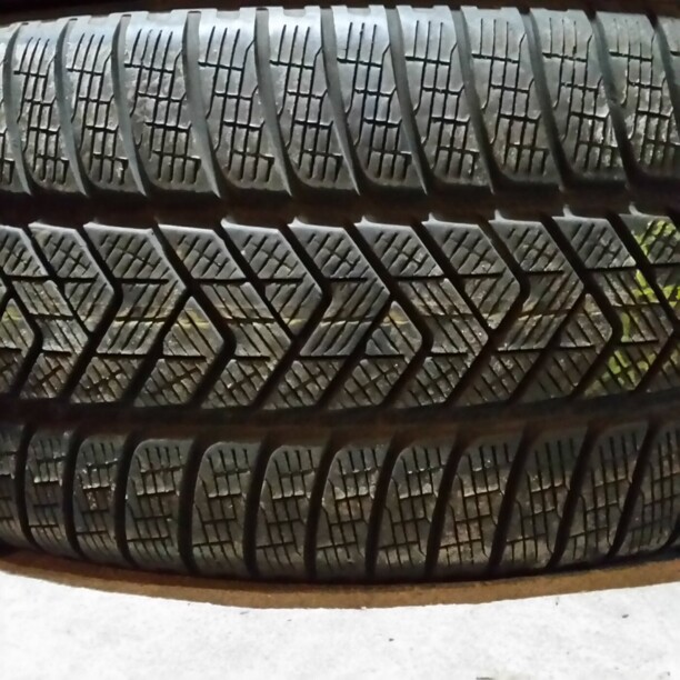 Легковые шины Pirelli Scorpion Winter 275/45 R20 1 шт.