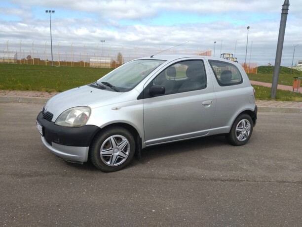Toyota Yaris I (P1), 1999 г.