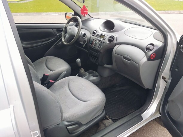 Toyota Yaris I (P1), 1999 г.