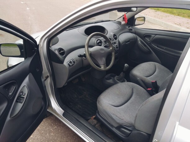 Toyota Yaris I (P1), 1999 г.