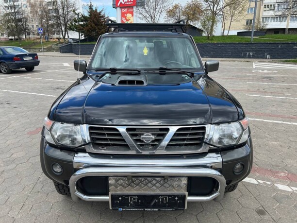Nissan Patrol Y61, 7 мест, 2001 г.