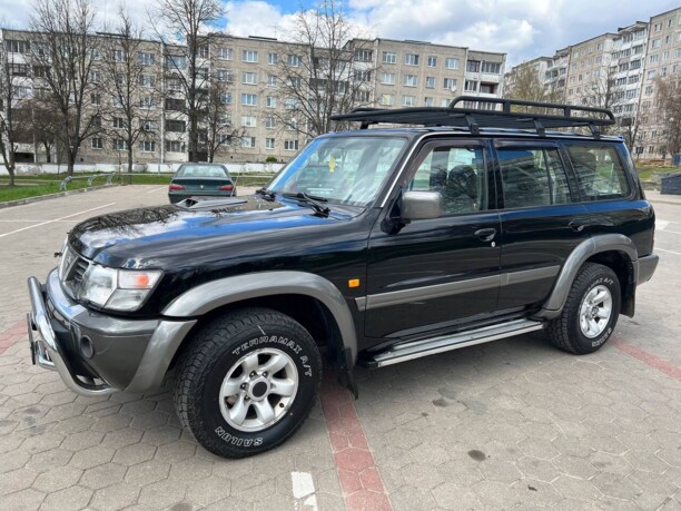 Nissan Patrol Y61, 7 мест, 2001 г.