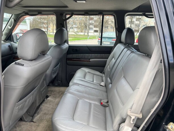 Nissan Patrol Y61, 7 мест, 2001 г.