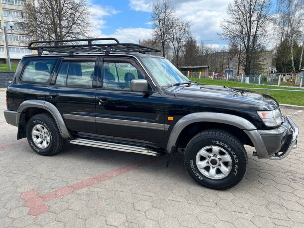 Nissan Patrol Y61, 7 мест, 2001 г.