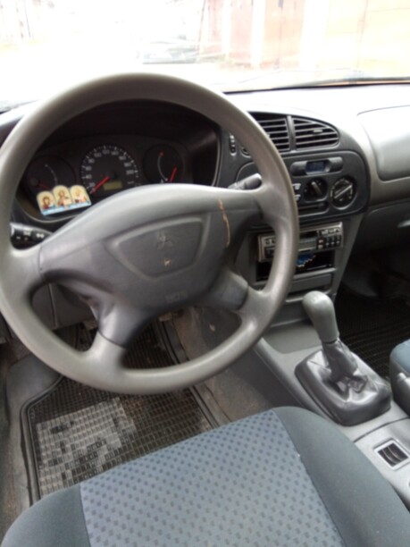 Mitsubishi Colt V, 2001 г.