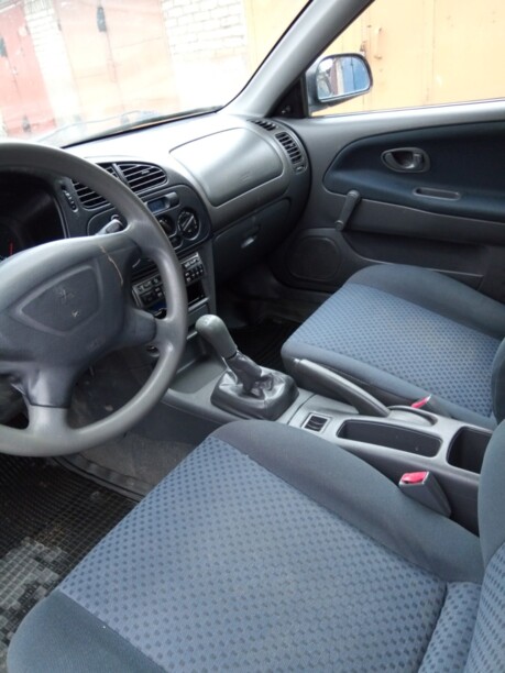 Mitsubishi Colt V, 2001 г.