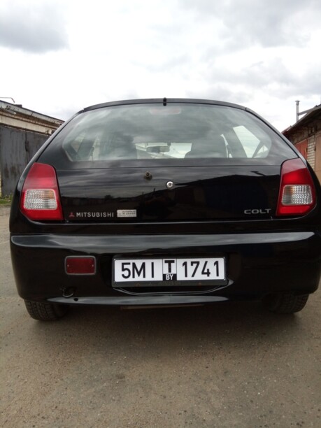 Mitsubishi Colt V, 2001 г.